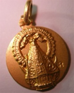 medalla virgen poveda